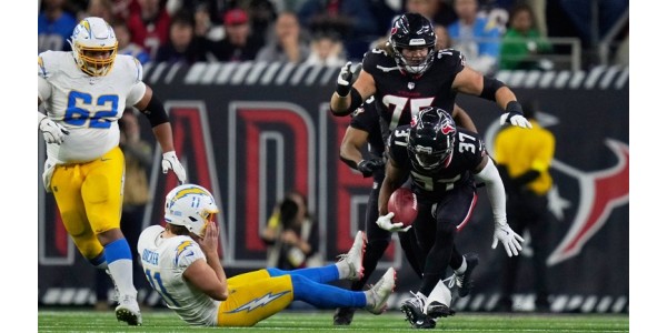 Denver Broncos och Pittsburgh Steelers slogs båda ut i den första omgången av slutspelet Denver Broncos och Pittsburgh Steelers slogs båda ut i den första omgången av slutspelet